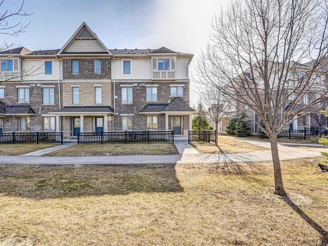 102 Cedar Lake Cres, Townhouse with 3 bedrooms, 4 bathrooms and 2 parking in Brampton ON | Image 33