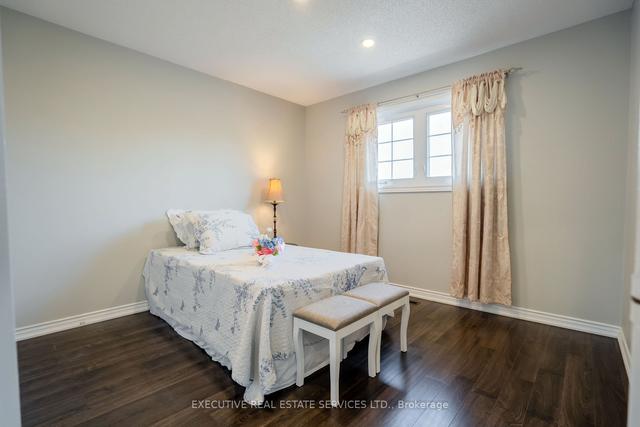128 Sal Circ, House detached with 4 bedrooms, 4 bathrooms and 6 parking in Brampton ON | Image 20