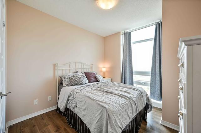 2307 - 215 Queen St E, Condo with 1 bedrooms, 1 bathrooms and 1 parking in Brampton ON | Image 4