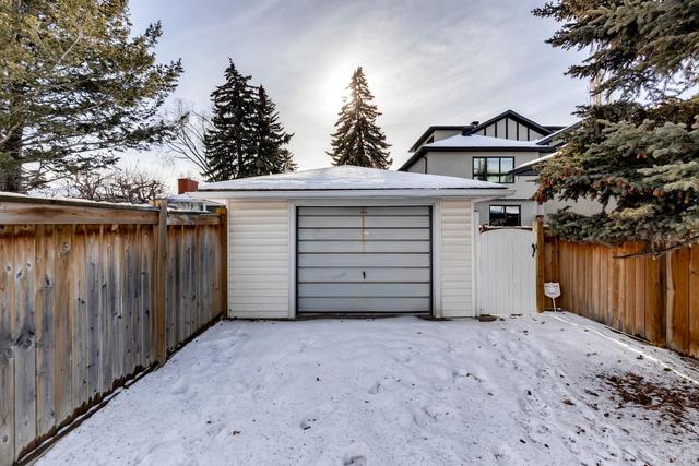 2412 1 Avenue Nw, House detached with 5 bedrooms, 2 bathrooms and 1 parking in Calgary AB | Image 41