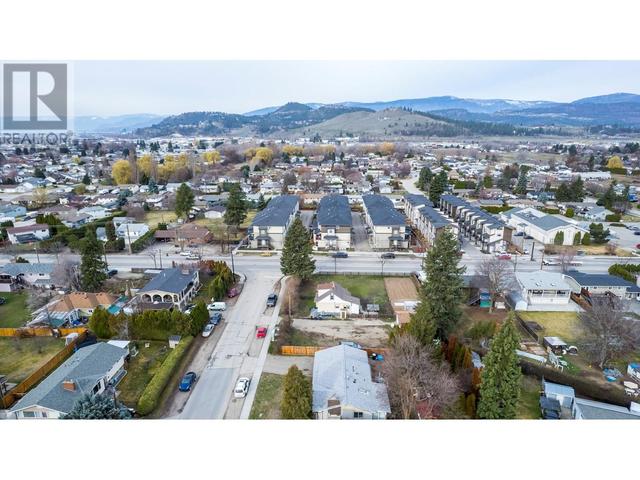 122 Wallace Road, House detached with 3 bedrooms, 2 bathrooms and 6 parking in Kelowna BC | Image 9