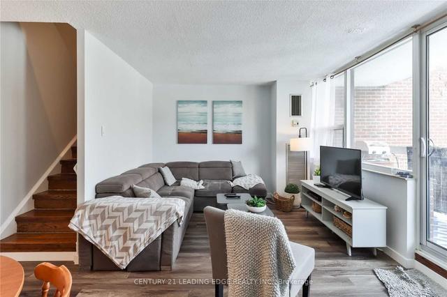 309 - 4064 Lawrence Ave, Condo with 2 bedrooms, 1 bathrooms and 1 parking in Toronto ON | Image 4