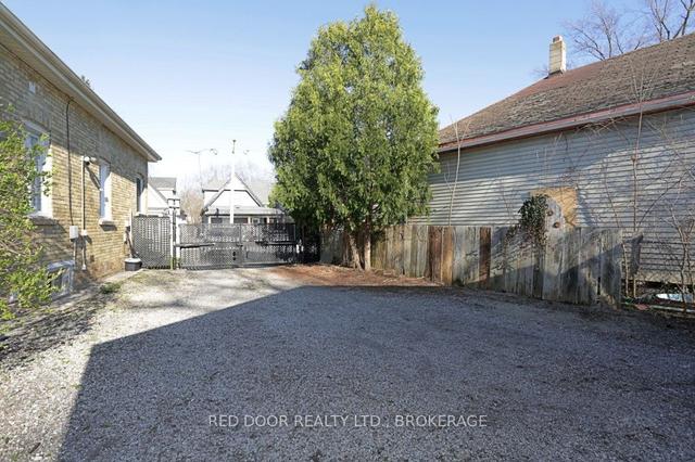 21 Redan St, House detached with 2 bedrooms, 1 bathrooms and 7 parking in London ON | Image 32