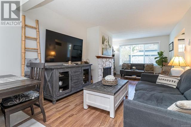 1614 Fuller St, House attached with 3 bedrooms, 3 bathrooms and 1 parking in Nanaimo BC | Image 4