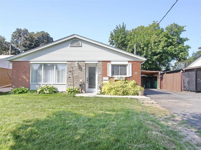 15 Fairfield Ave E, House detached with 3 bedrooms, 2 bathrooms and 6 parking in Brampton ON | Image 1