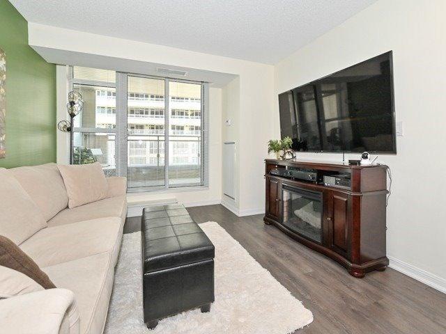 742 - 38 Grand Magazine St, Condo with 1 bedrooms, 1 bathrooms and 1 parking in Toronto ON | Image 2