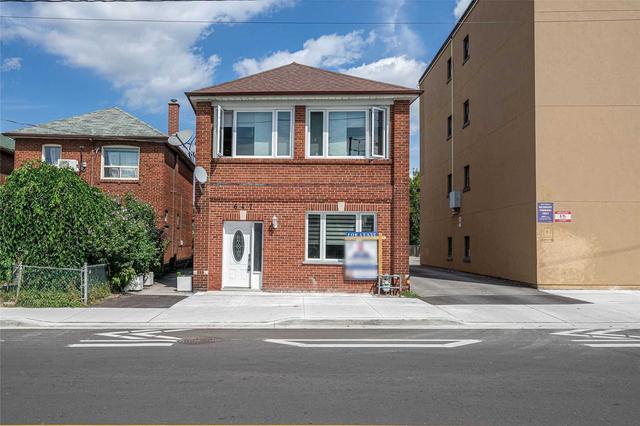 unit 2 - 647 Vaughan Rd, House detached with 2 bedrooms, 1 bathrooms and 1 parking in Toronto ON | Image 1