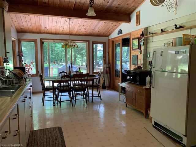121 Fire Route 267, House detached with 2 bedrooms, 1 bathrooms and 5 parking in Trent Lakes ON | Image 8