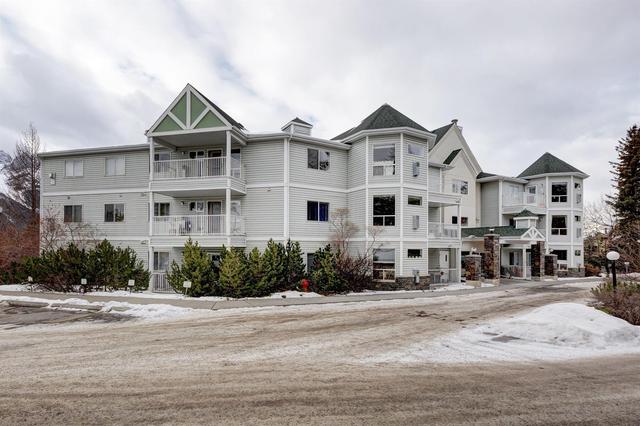 303 - 1080c Cougar Creek Drive, Condo with 2 bedrooms, 2 bathrooms and 1 parking in Kananaskis AB | Image 13
