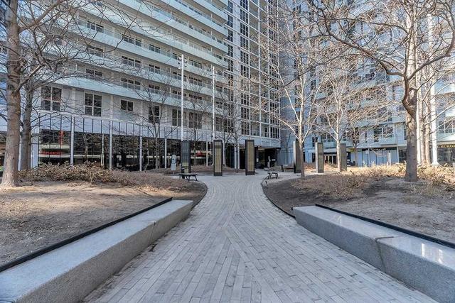 810 - 300 Front St W, Condo with 2 bedrooms, 2 bathrooms and 1 parking in Toronto ON | Image 15