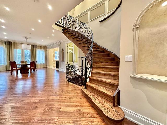 11 Gwendolen Cres, House detached with 4 bedrooms, 8 bathrooms and 6 parking in Toronto ON | Image 9