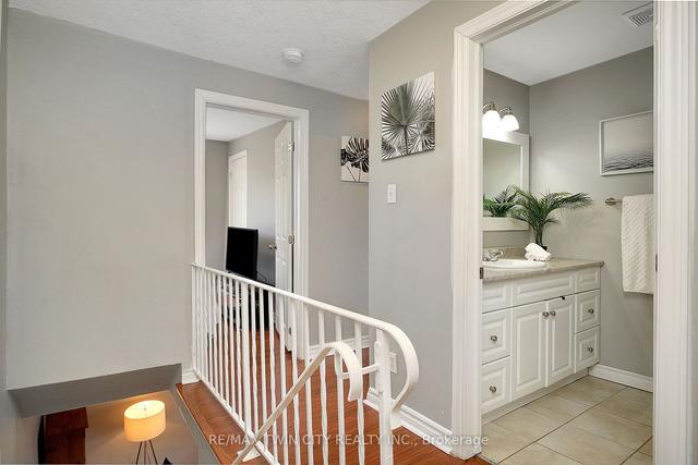 h - 766 Walter St, Townhouse with 3 bedrooms, 1 bathrooms and 1 parking in Cambridge ON | Image 5