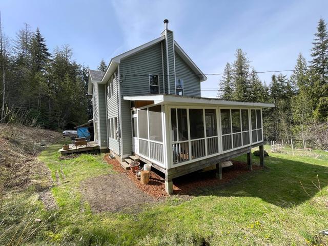 3865 Malina Road, House detached with 4 bedrooms, 3 bathrooms and null parking in Central Kootenay E BC | Image 16