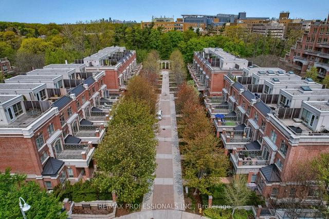 th8 - 21 Burkebrook Pl, Townhouse with 3 bedrooms, 3 bathrooms and 2 parking in Toronto ON | Image 30