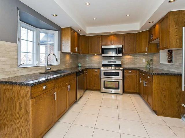 1645 Heathside Cres, House detached with 3 bedrooms, 3 bathrooms and 6 parking in Pickering ON | Image 24