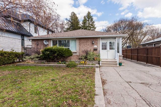221 Colborne Ave W, House detached with 3 bedrooms, 2 bathrooms and 6 parking in Richmond Hill ON | Image 1