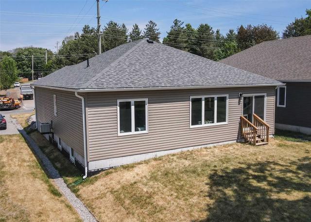 118 Robert St E, House detached with 3 bedrooms, 2 bathrooms and 4 parking in Penetanguishene ON | Image 14