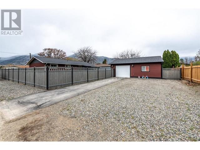 605 11th Avenue, House detached with 2 bedrooms, 1 bathrooms and 2 parking in Keremeos BC | Image 3
