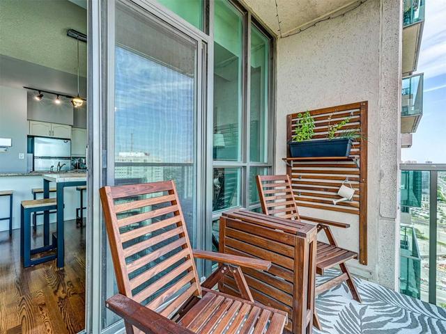 3302 - 208 Enfield Pl, Condo with 1 bedrooms, 1 bathrooms and 1 parking in Mississauga ON | Image 6