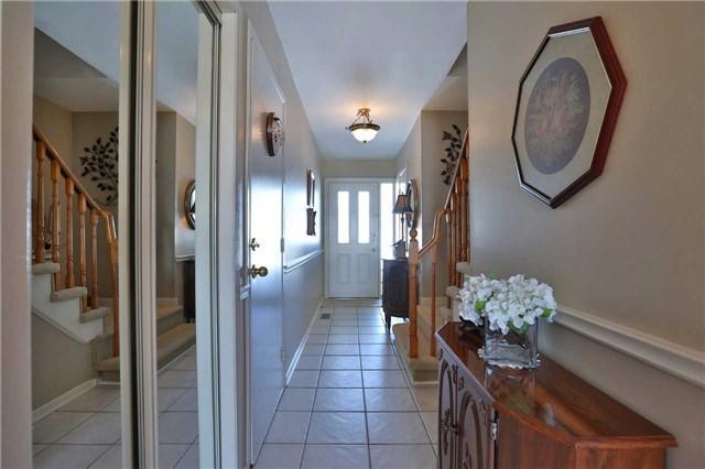 8 - 2045 Amherst Heights Crt, Townhouse with 3 bedrooms, 2 bathrooms and 1 parking in Burlington ON | Image 2