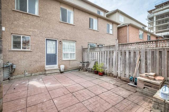 2194 St. Clair Ave W, House semidetached with 3 bedrooms, 4 bathrooms and 2 parking in Toronto ON | Image 22