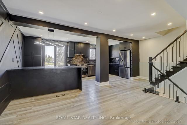 8 Zealand Rd, House detached with 3 bedrooms, 3 bathrooms and 3 parking in Toronto ON | Image 6