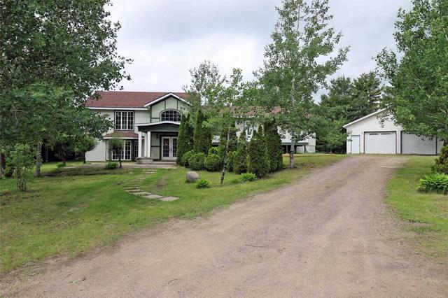 11150 Highway 41, House detached with 2 bedrooms, 3 bathrooms and 10 parking in Addington Highlands ON | Image 1