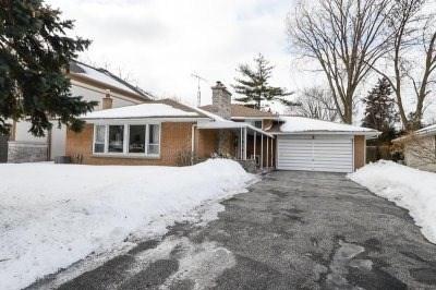 8 Tettenhall Rd, House detached with 3 bedrooms, 3 bathrooms and 4 parking in Toronto ON | Image 1