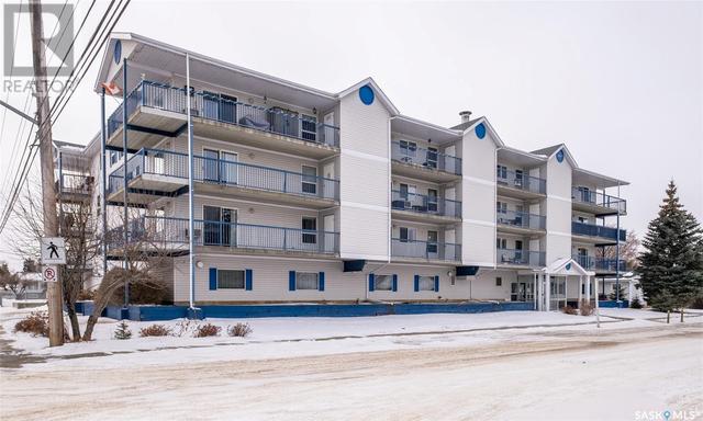 207 - 2501 1st Avenue W, Condo with 2 bedrooms, 2 bathrooms and null parking in Prince Albert SK | Image 1