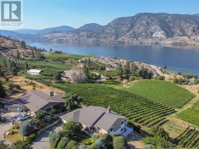3915 Valleyview Road, House detached with 4 bedrooms, 3 bathrooms and 2 parking in Penticton BC | Image 2