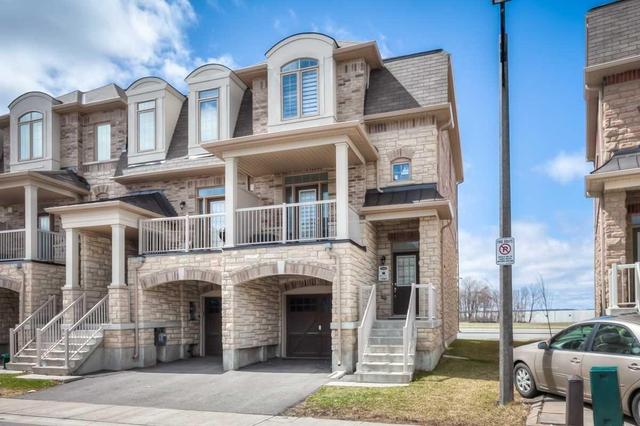 10963 Woodbine Ave, House attached with 3 bedrooms, 4 bathrooms and 1 parking in Markham ON | Image 1