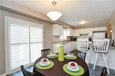 364 Bussel Cres, House attached with 3 bedrooms, 3 bathrooms and 3 parking in Milton ON | Image 5