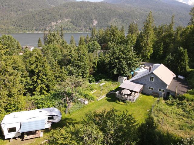 1946 Cox Road, House detached with 3 bedrooms, 2 bathrooms and 6 parking in Central Kootenay F BC | Image 6