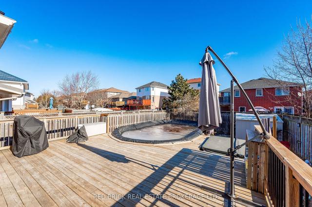 61 Gibbs Cres, House detached with 3 bedrooms, 3 bathrooms and 4 parking in Guelph ON | Image 33