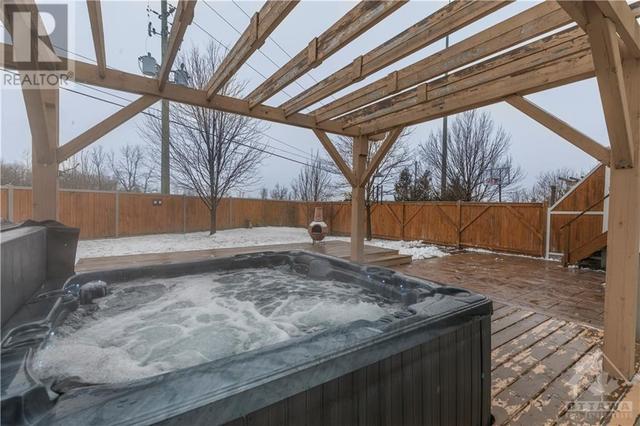 362 Hillsboro Private, Home with 3 bedrooms, 3 bathrooms and 3 parking in Ottawa ON | Image 26