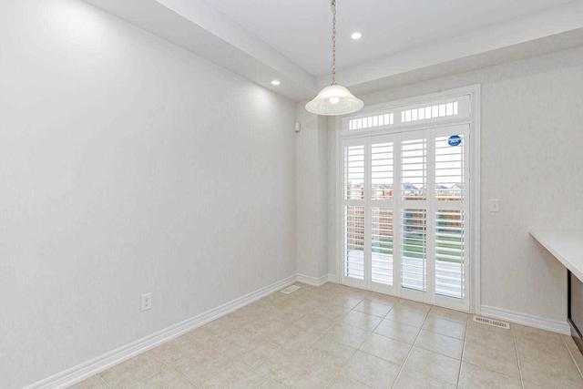 10 Narbonne Cres, House semidetached with 3 bedrooms, 3 bathrooms and 4 parking in Hamilton ON | Image 2