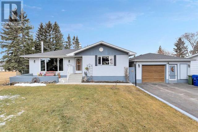 4222 50 Avenue, House detached with 4 bedrooms, 2 bathrooms and 4 parking in Olds AB | Image 1
