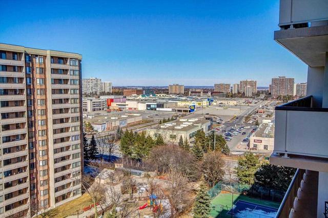 1405 - 3 Lisa St, Condo with 3 bedrooms, 2 bathrooms and 1 parking in Brampton ON | Image 6