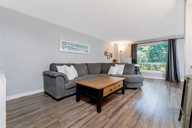 56 - 120 Country Club Dr, Townhouse with 3 bedrooms, 2 bathrooms and 1 parking in Guelph ON | Image 3