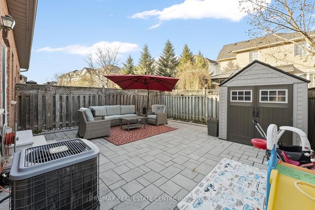 2452 Newcastle Cres, House semidetached with 3 bedrooms, 4 bathrooms and 3 parking in Oakville ON | Image 33