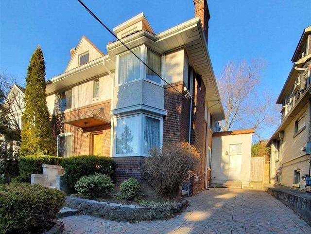 371 Spadina Rd, House detached with 5 bedrooms, 3 bathrooms and 3 parking in Toronto ON | Image 1
