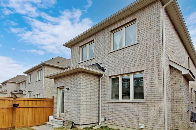 38 Ledger Point Cres, House attached with 3 bedrooms, 3 bathrooms and 3 parking in Brampton ON | Image 35