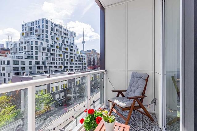 406 - 80 Vanauley St, Condo with 2 bedrooms, 2 bathrooms and 1 parking in Toronto ON | Image 10