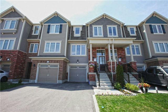8 Vanhorne Clse, House attached with 3 bedrooms, 3 bathrooms and 2 parking in Brampton ON | Image 1