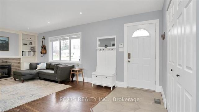 74 Larkspur Cres, House detached with 4 bedrooms, 2 bathrooms and 7 parking in London ON | Image 34