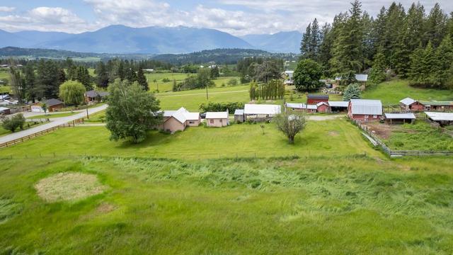 4512 48th Street, House detached with 2 bedrooms, 1 bathrooms and 6 parking in Central Kootenay B BC | Image 17