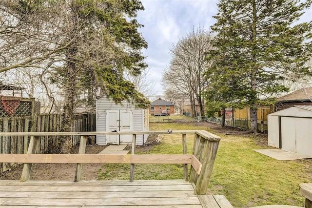147 Lilian Dr, House detached with 3 bedrooms, 2 bathrooms and 4 parking in Toronto ON | Image 21