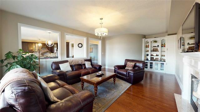 16 Degrey Dr, House detached with 5 bedrooms, 5 bathrooms and 6 parking in Brampton ON | Image 3