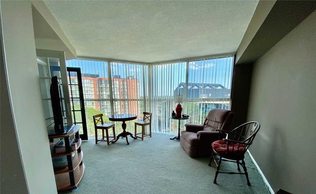 802 - 2091 Hurontario St, Condo with 2 bedrooms, 2 bathrooms and 2 parking in Mississauga ON | Image 4