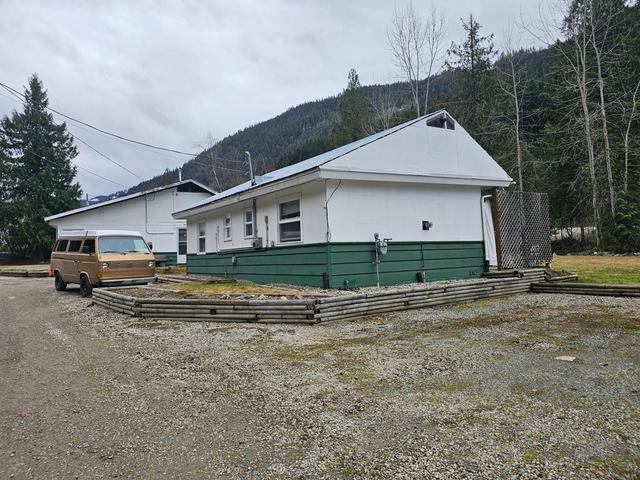 3433 Highway 6, House detached with 3 bedrooms, 3 bathrooms and 20 parking in Central Kootenay E BC | Image 58
